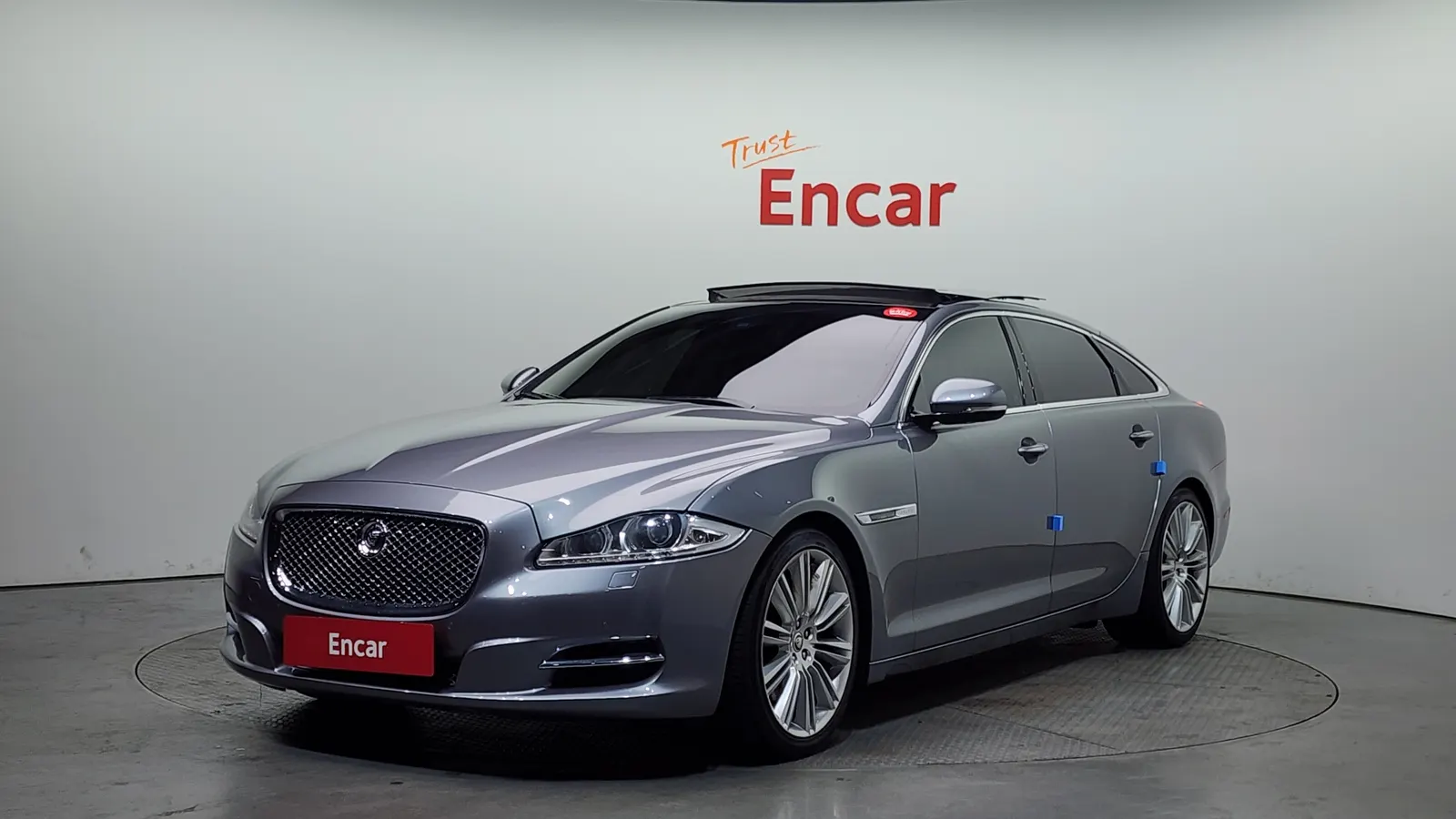 Jaguar All New XJ 5.0 Portfolio LWB 2012 — photo 1 sur 20