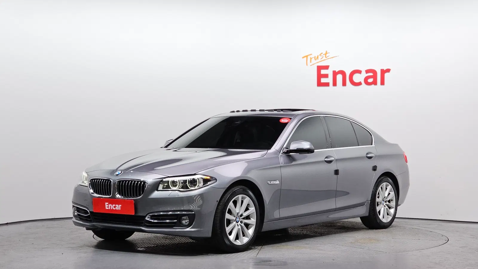 BMW Série 5 (F10) 528i xDrive Luxury Plus 2016 — photo 1 sur 20