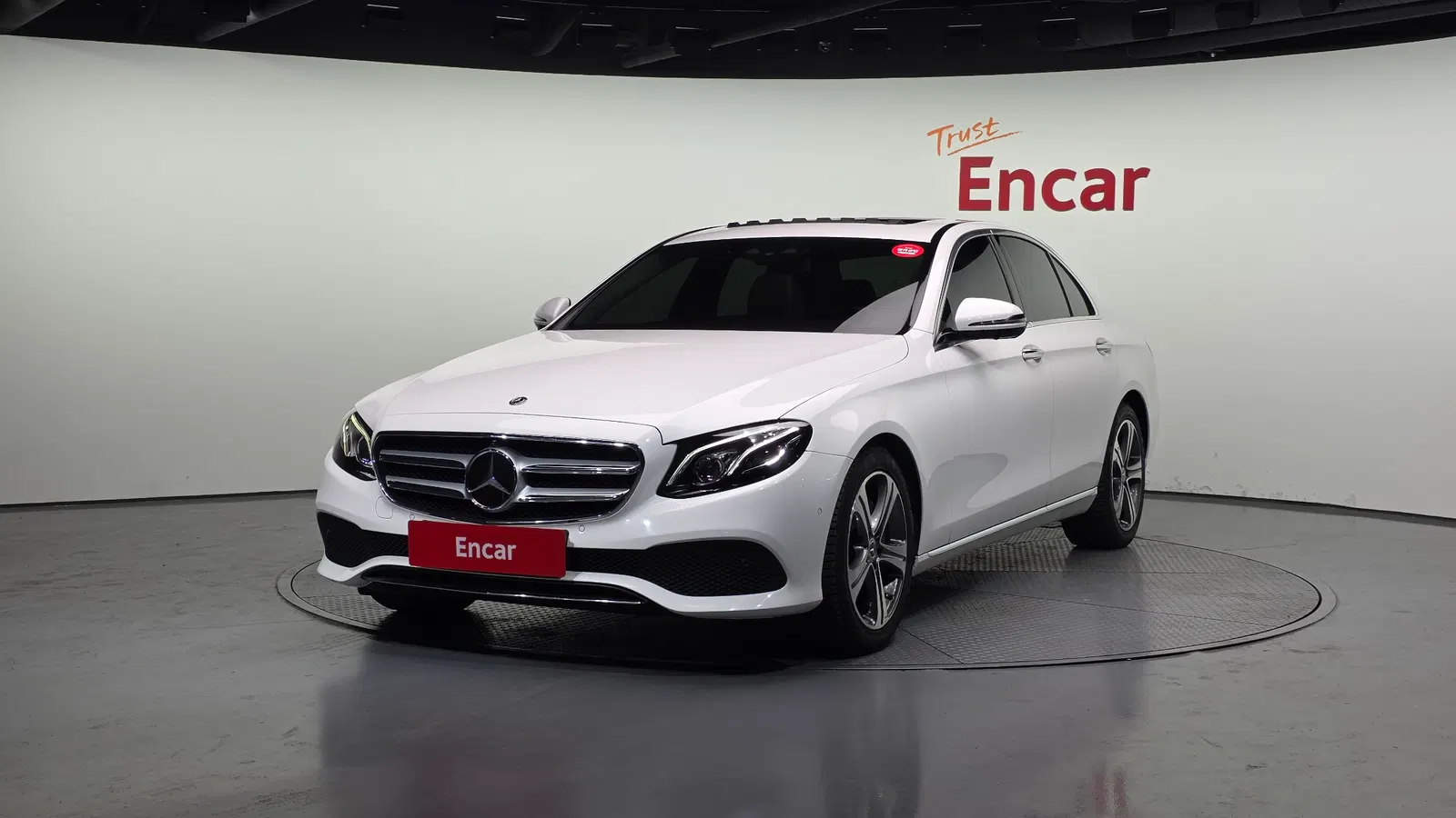 Mercedes-Benz Classe E E300 Avantgarde (W213) 2020 — photo 1 sur 26