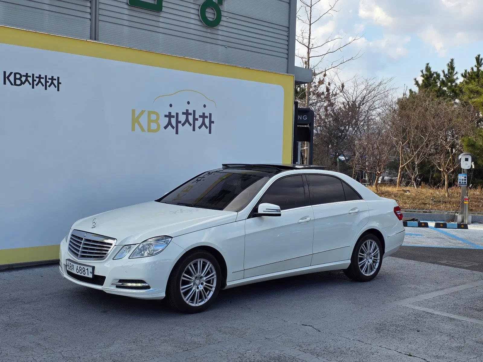Mercedes-Benz Classe E E300 Elegance (W212) 2012 — photo 1 sur 20