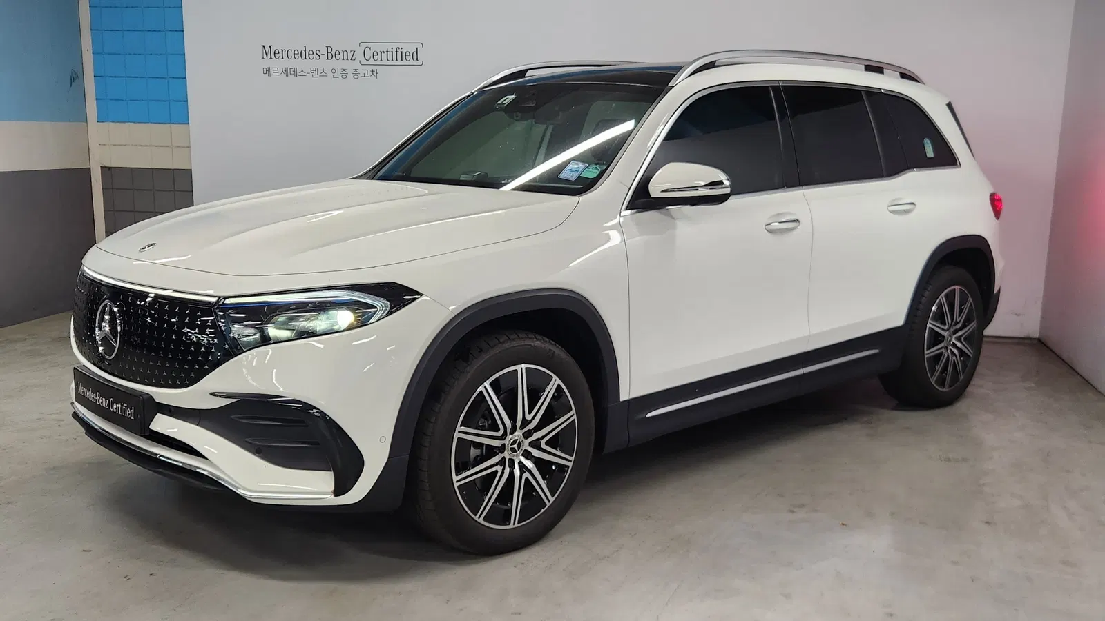 Mercedes-Benz EQB AMG Line · EQB300 4MATIC (X243) 2025 — photo 1 sur 26