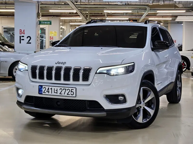 Jeep Cherokee(KL) 2.4 Limited 2WD 2022 — photo 1 sur 26
