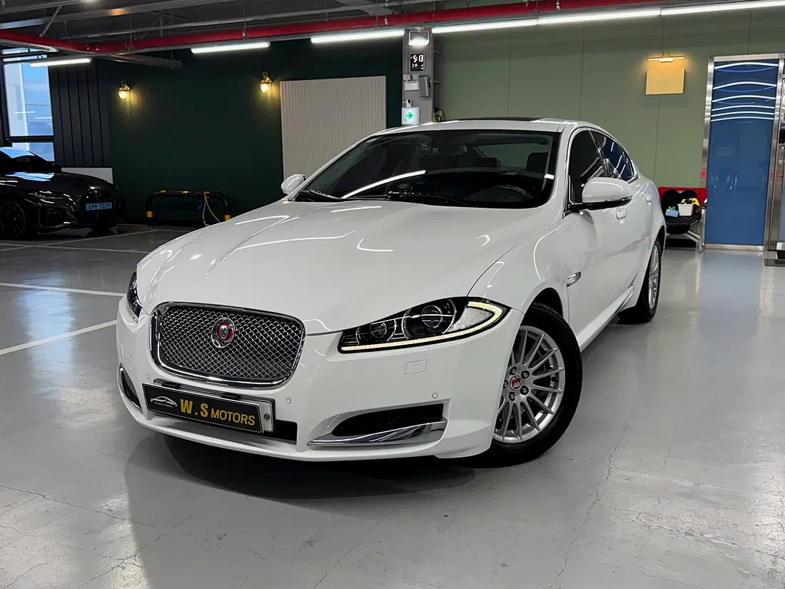 Jaguar New XF 2.2D Luxury 2014 — photo 1 sur 26