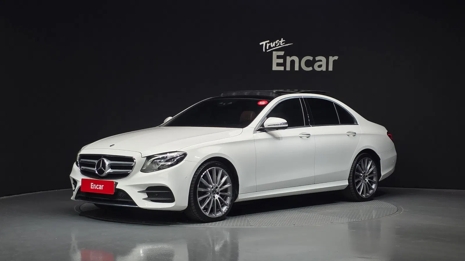 Mercedes-Benz Classe E AMG Line · E350 4MATIC (W213) 2020 — photo 1 sur 20