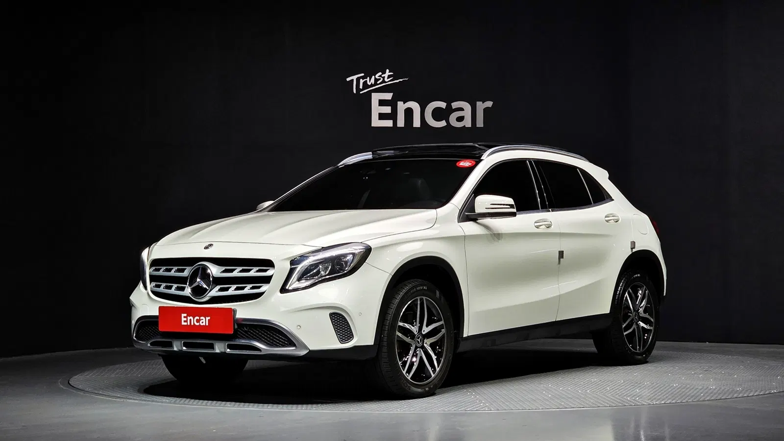 Mercedes-Benz GLA GLA220 Premium (X156) 2018 — photo 1 sur 29