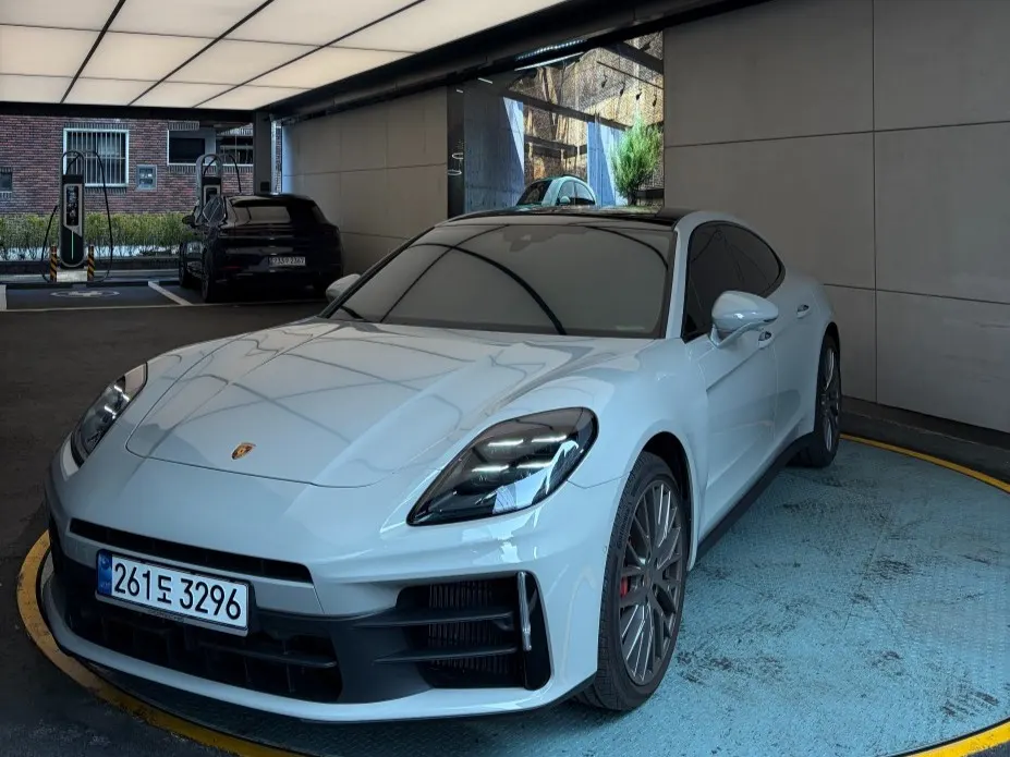 Porsche Panamera (976) 2.9 AWD 2025 — photo 1 sur 19