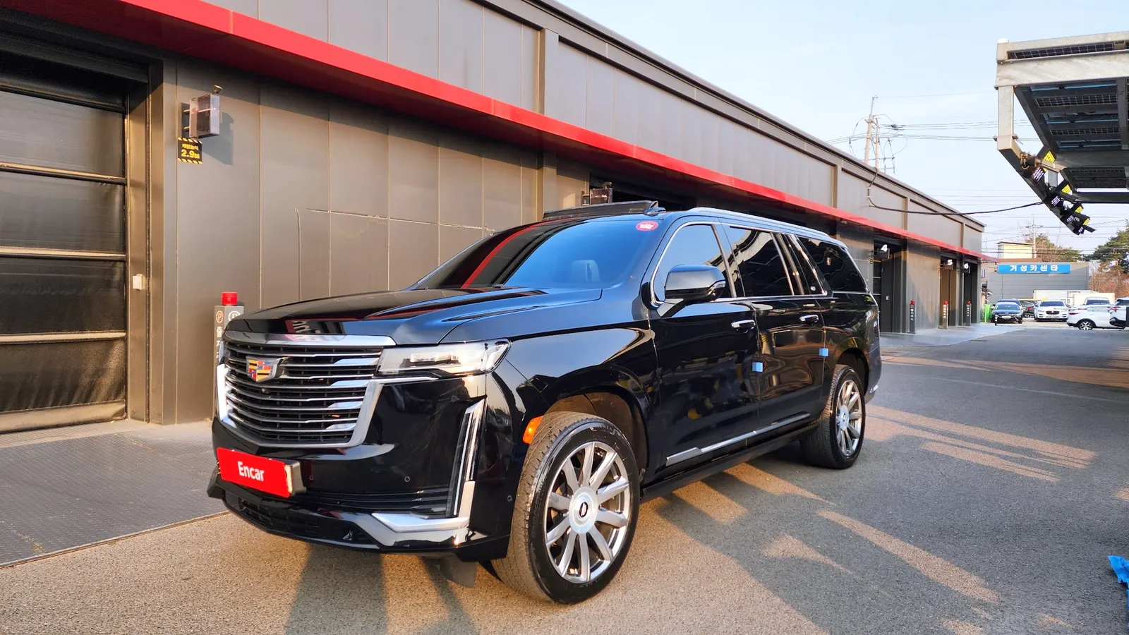 Cadillac Escalade 5e génération 6.2 ESV 2022 — photo 1 sur 20