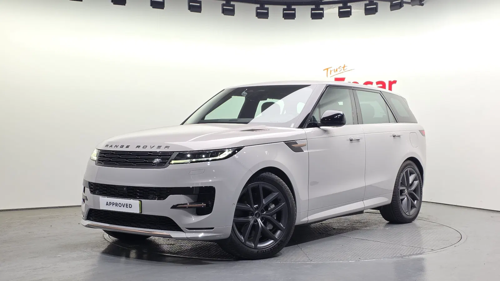 Land Rover Range Rover Sport 3e génération P550E Dynamic HSE 2025 — photo 1 sur 20