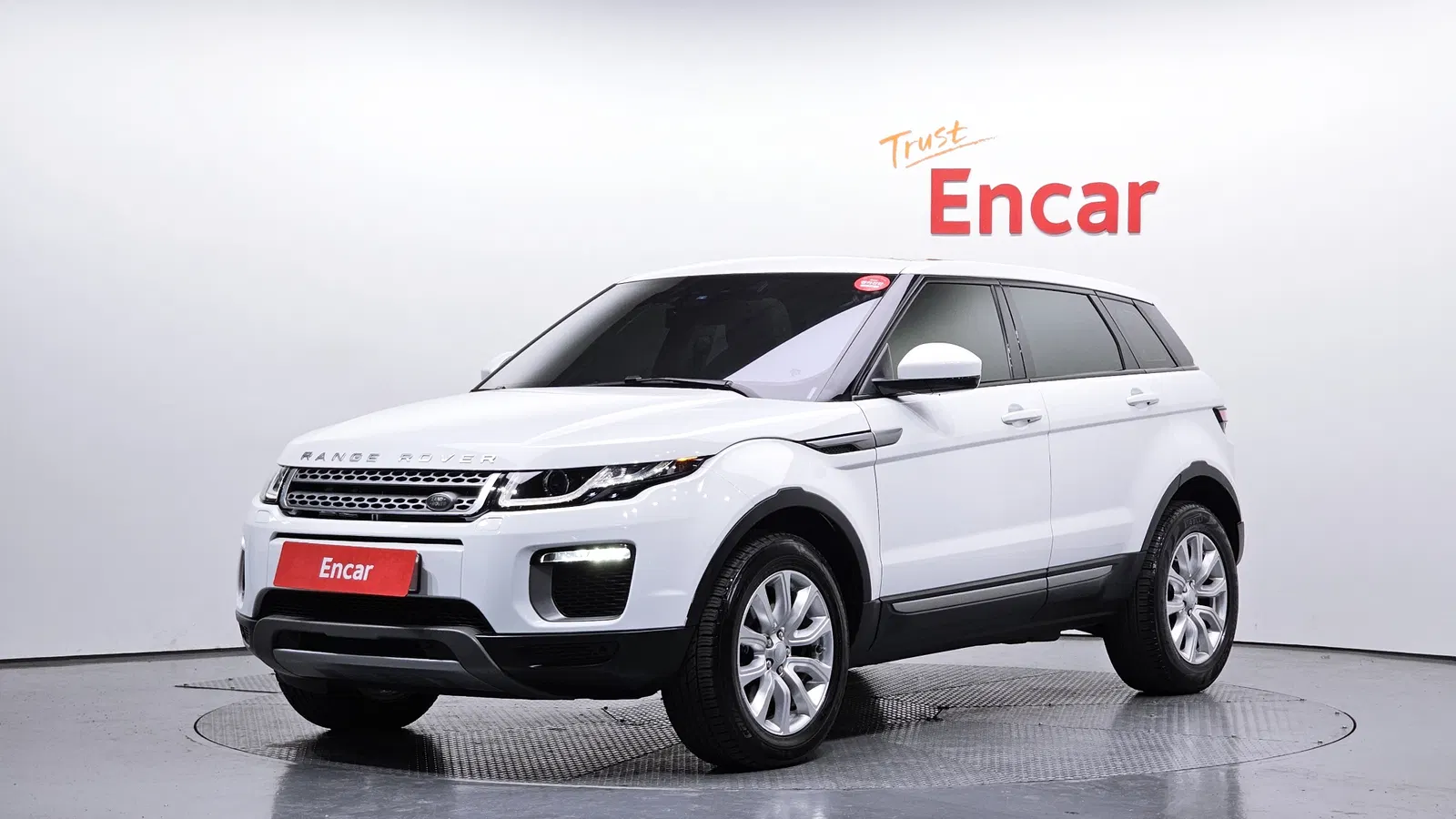 Land Rover Range Rover Evoque 2.0 TD4 SE 2017 — photo 1 sur 20