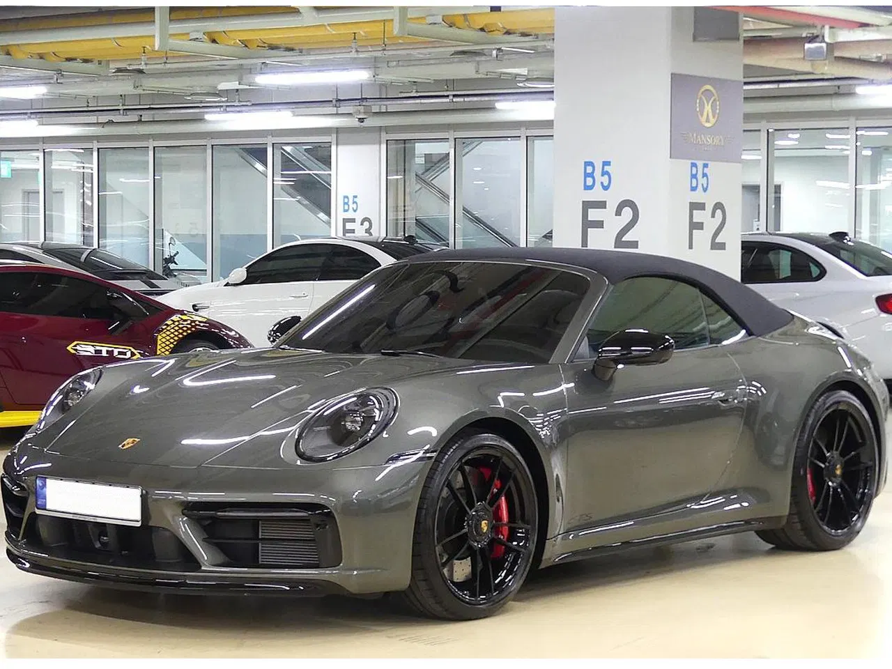Porsche 911 (992) Carrera 4 GTS Cabriolet 2022 — photo 1 sur 26