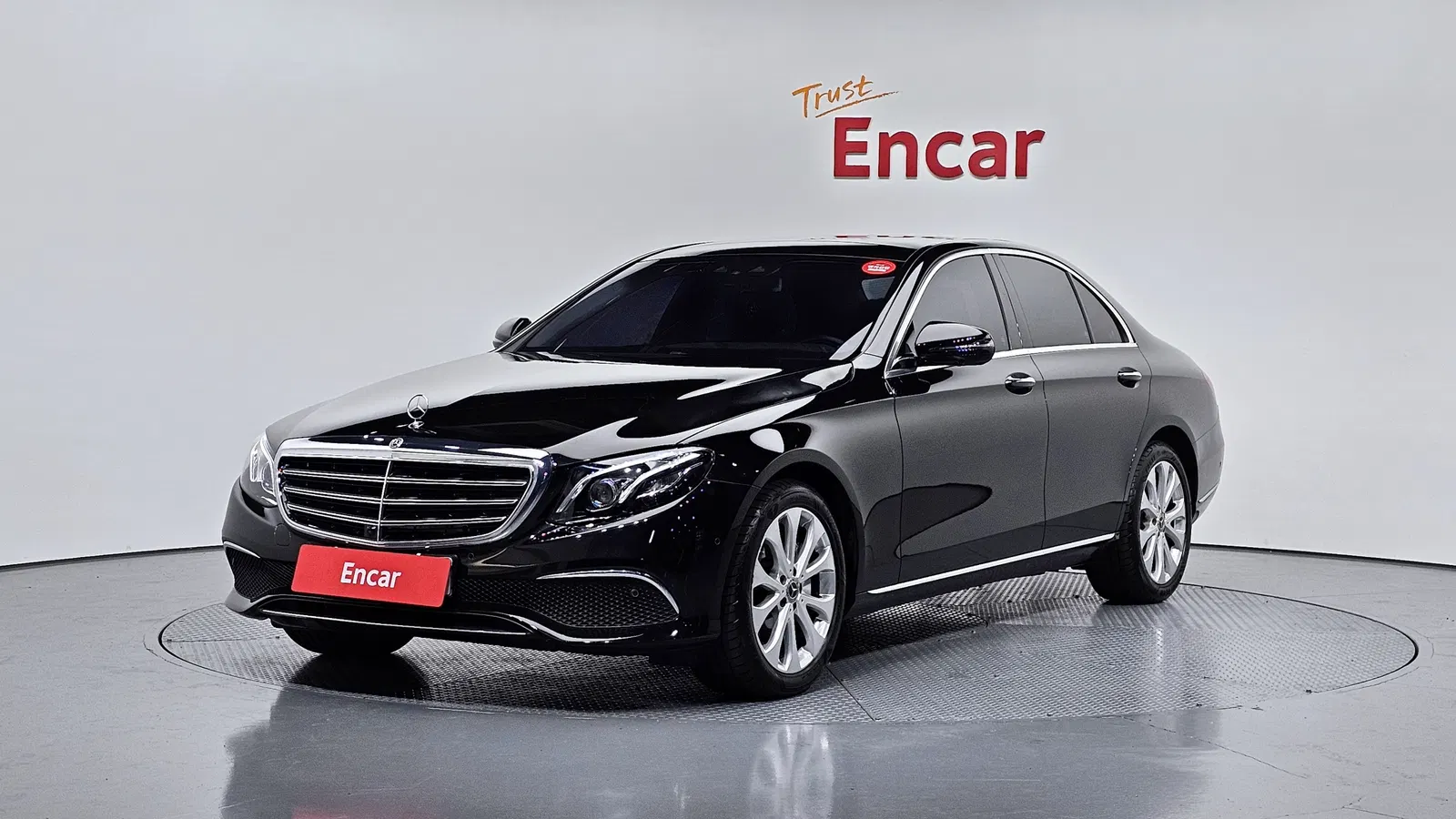 Mercedes-Benz Classe E E300 Exclusive (W213) 2017 — photo 1 sur 20