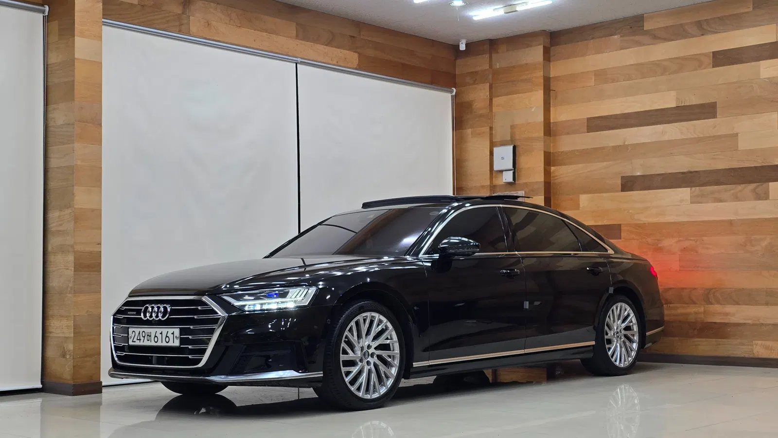 Audi A8 (D5) 55 TFSI Quattro LWB 2020 — photo 1 sur 26