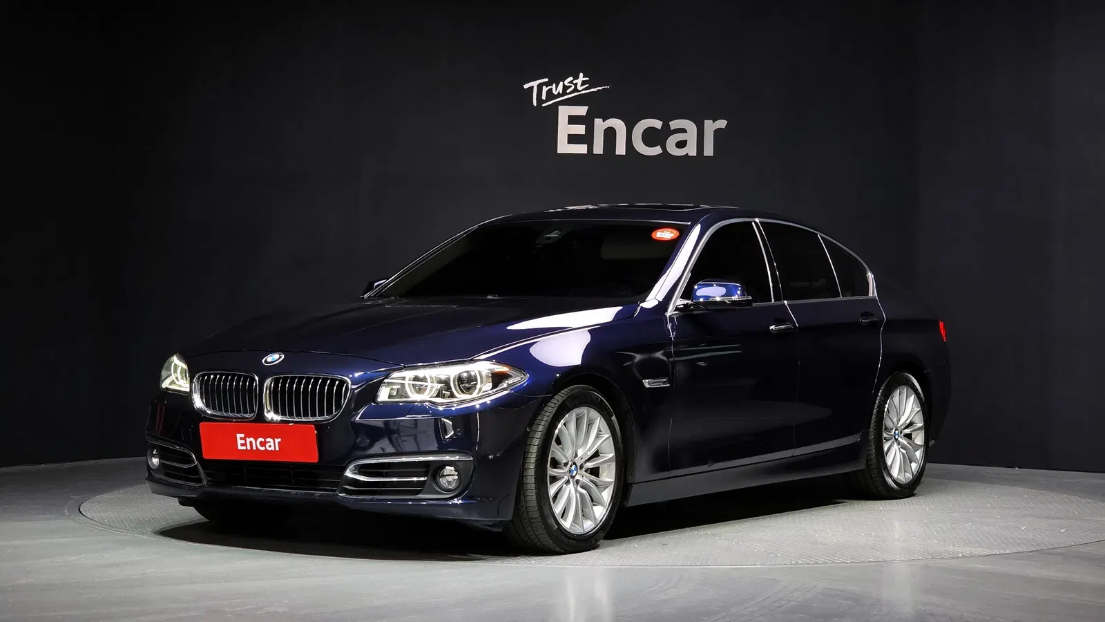 BMW Série 5 (F10) 528i xDrive Luxury 2014 — photo 1 sur 26