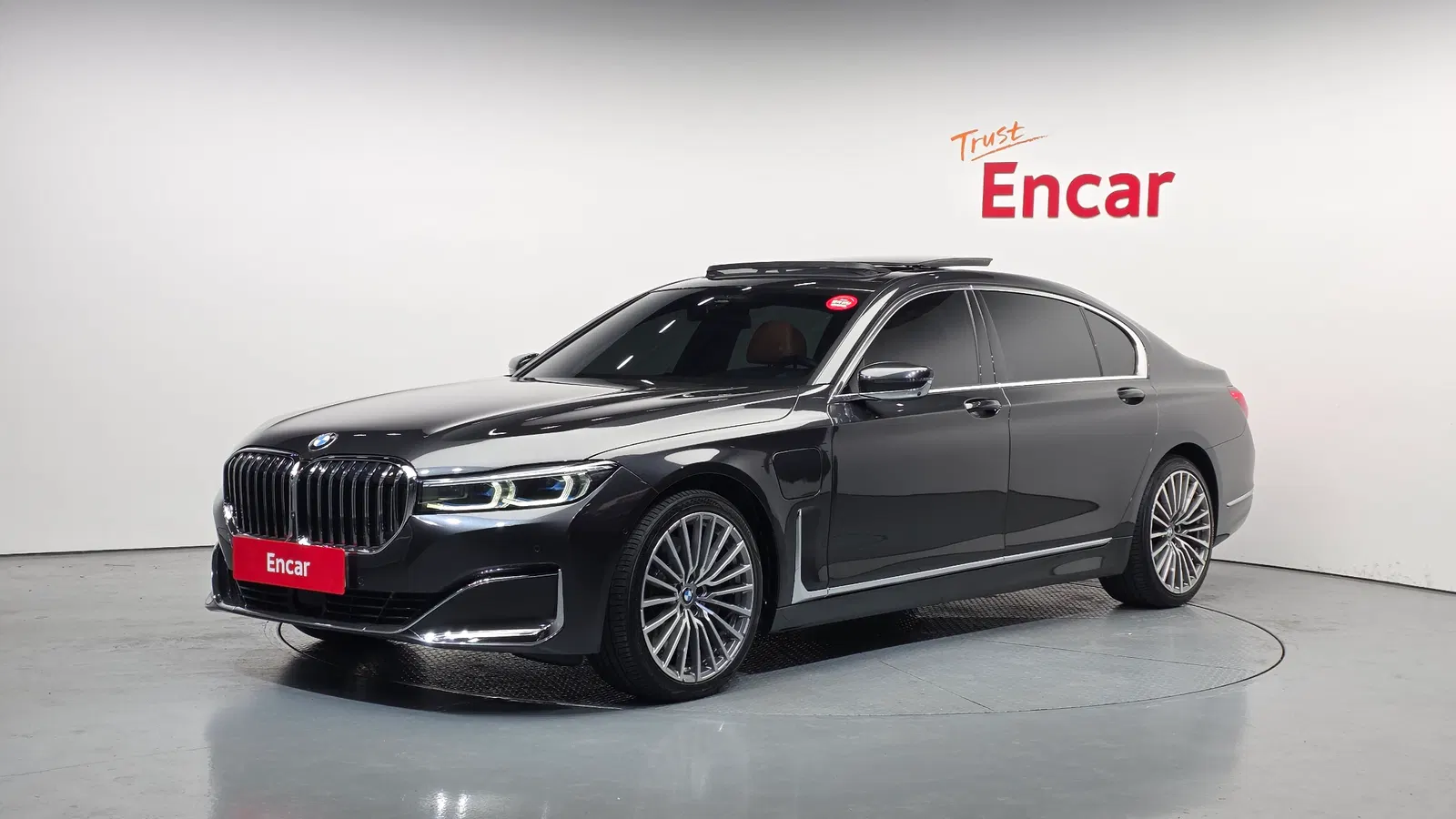 BMW Série 7 (G11) 745Le iPerformance Design Pure Excellence 2021 — photo 1 sur 20