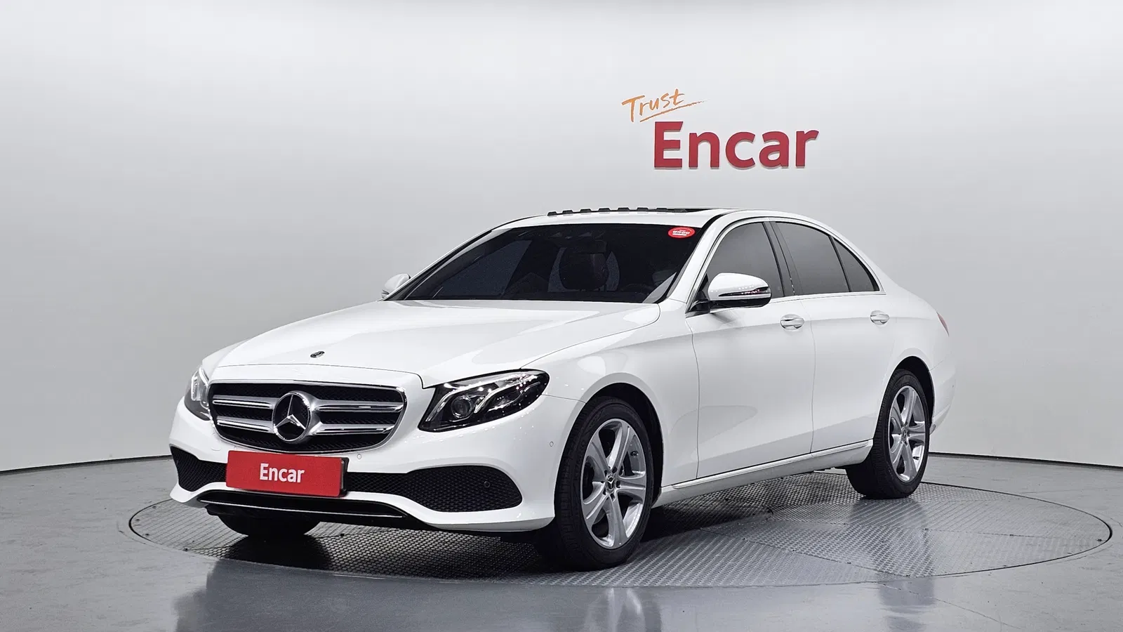 Mercedes-Benz Classe E E220d 4MATIC Avantgarde (W213) 2017 — photo 1 sur 20