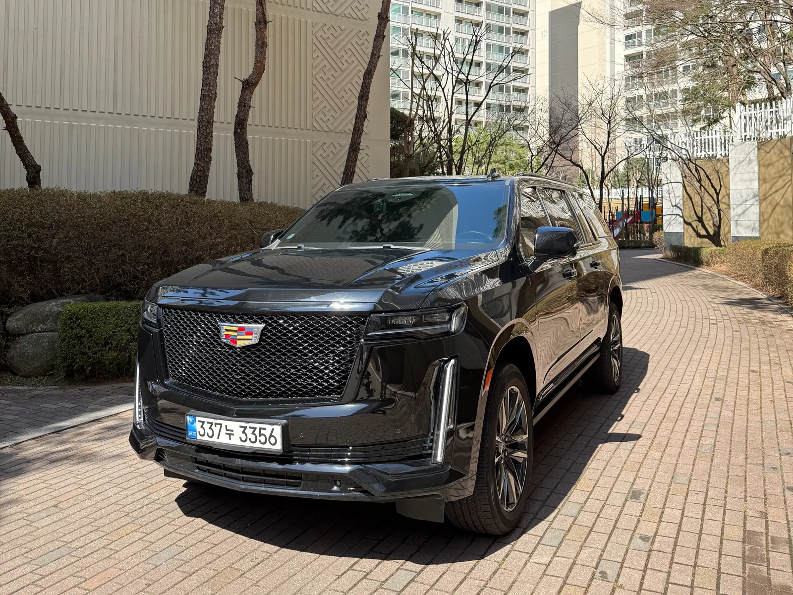 Cadillac Escalade 5e génération 6.2 ESV 2022 — photo 1 sur 16