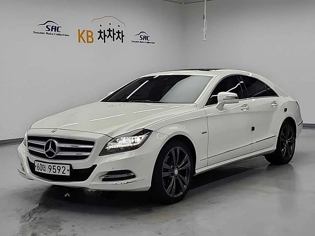 Mercedes-Benz CLS CLS350 BlueEFFICIENCY (W218) 2012 — photo 1 sur 24