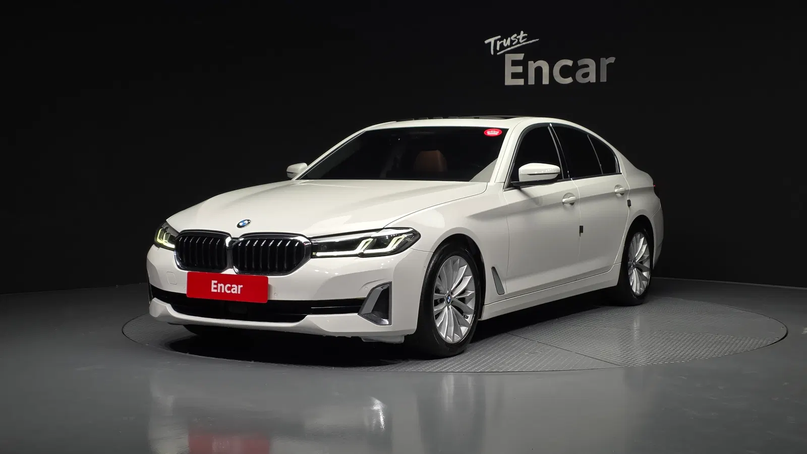 BMW Série 5 (G30) 520i Luxury 2022 — photo 1 sur 20