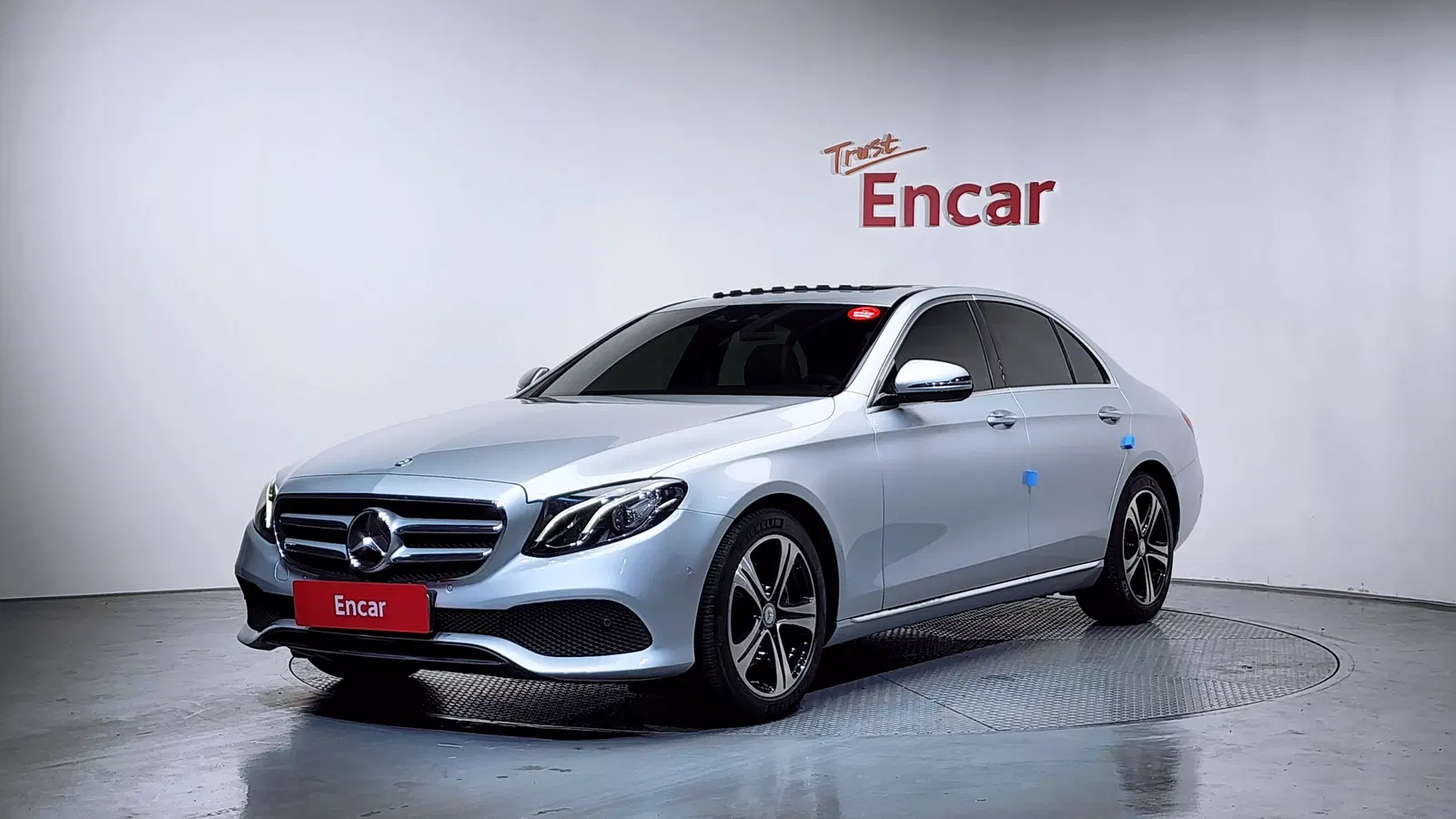 Mercedes-Benz Classe E E200 Avantgarde (W213) 2017 — photo 1 sur 20