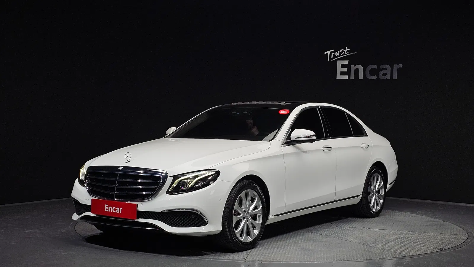 Mercedes-Benz Classe E E220d Exclusive (W213) 2017 — photo 1 sur 20