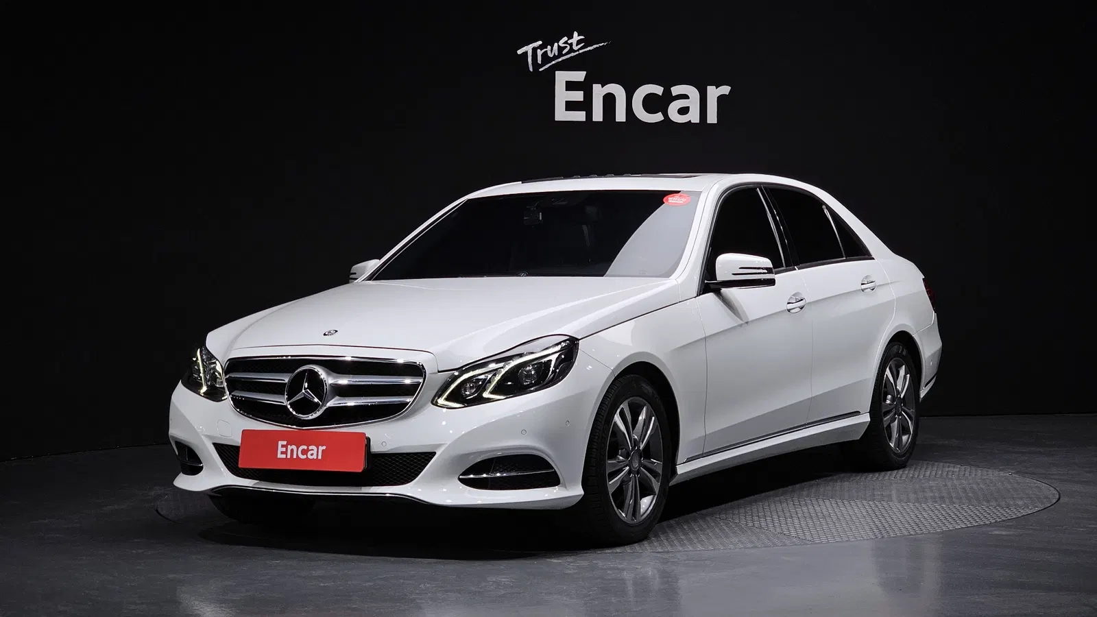 Mercedes-Benz Classe E E220 CDI Avantgarde (W212) 2014 — photo 1 sur 8