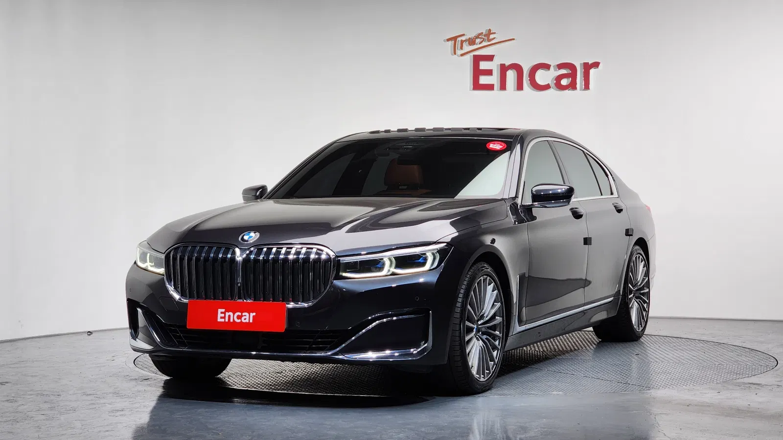 BMW Série 7 (G11) 730d xDrive Design Pure Excellence 2021 — photo 1 sur 20