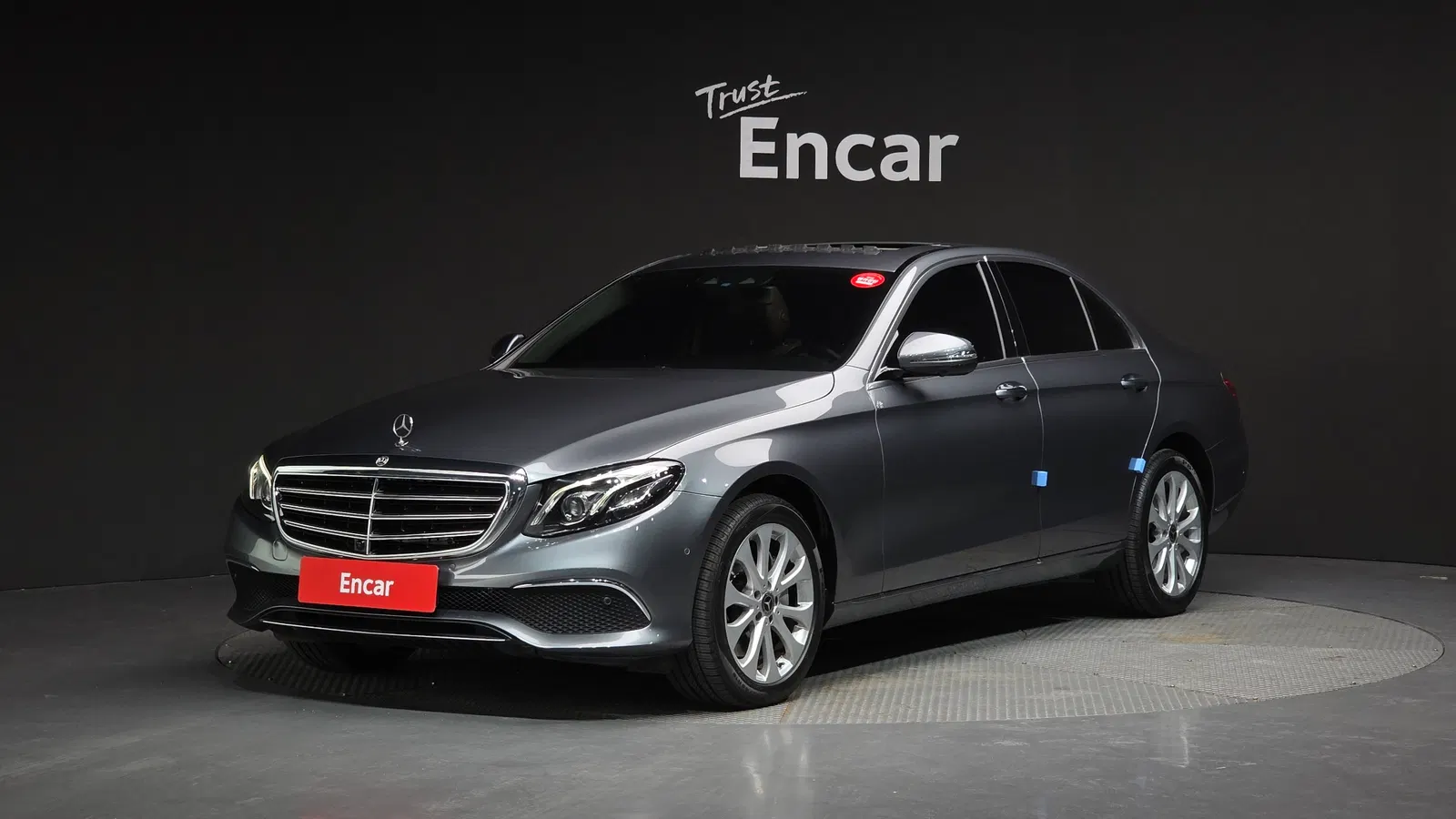 Mercedes-Benz Classe E E300 4MATIC Exclusive (W213) 2018 — photo 1 sur 20
