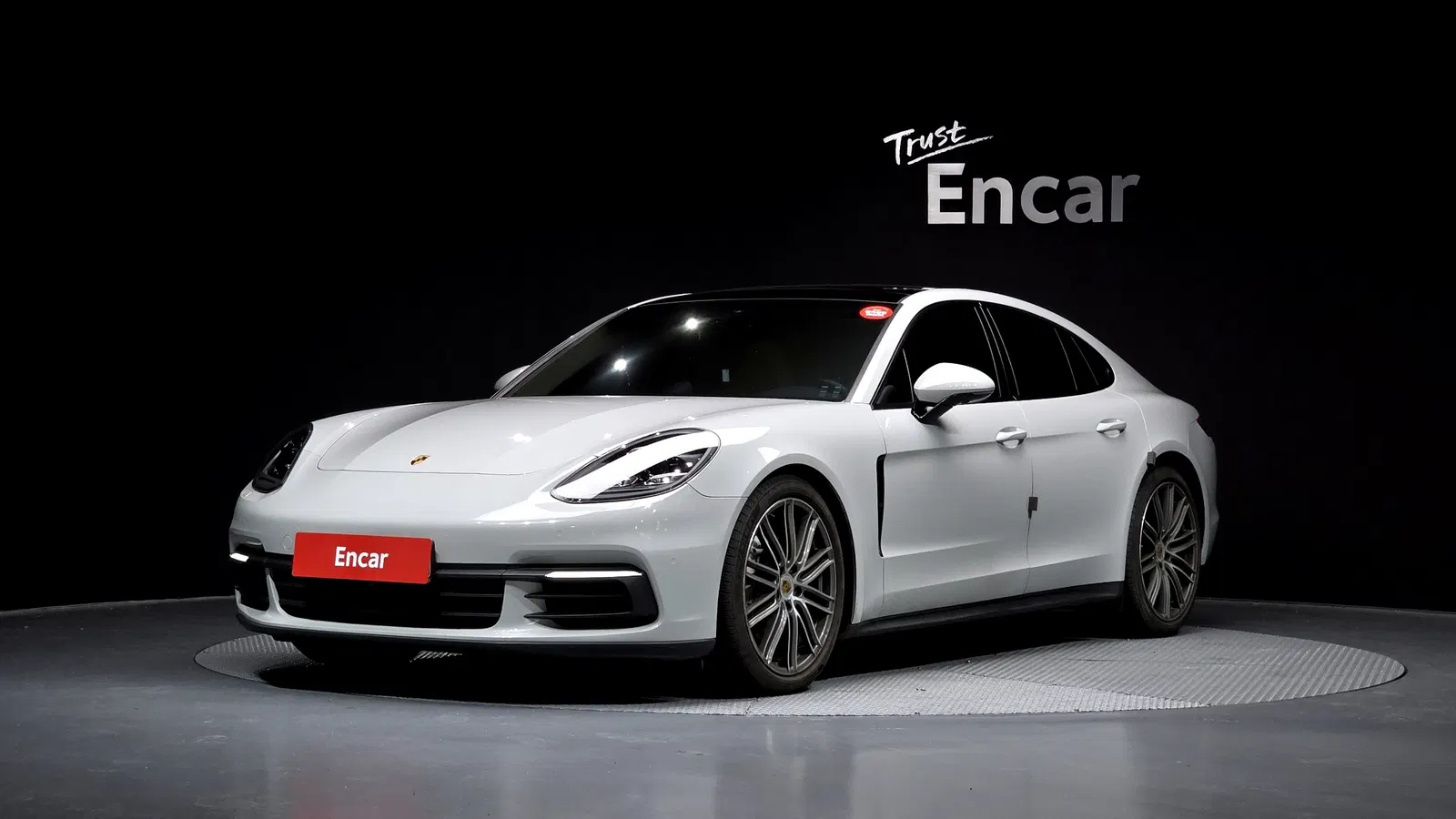 Porsche Panamera (971) 3.0 AWD 2018 — photo 1 sur 26