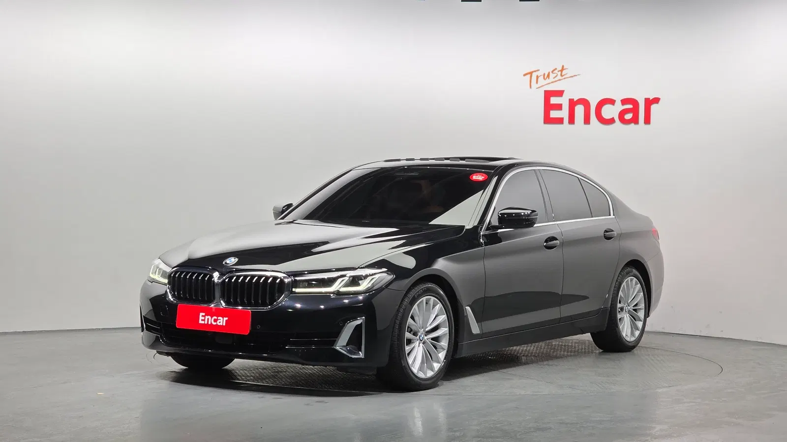 BMW Série 5 (G30) 520i Luxury 2022 — photo 1 sur 20
