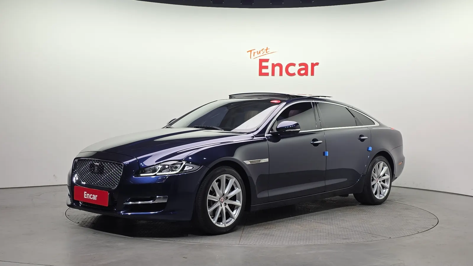 Jaguar All New XJ 3.0D Premium Luxury LWB 2016 — photo 1 sur 20