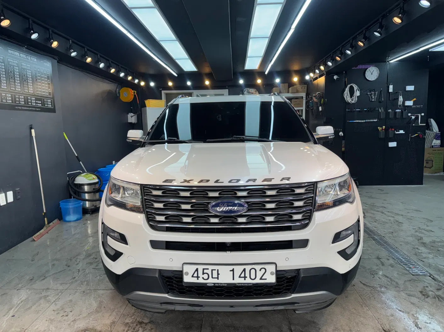 Ford Explorer 2.3 Limited 4WD 2017 — photo 1 sur 26