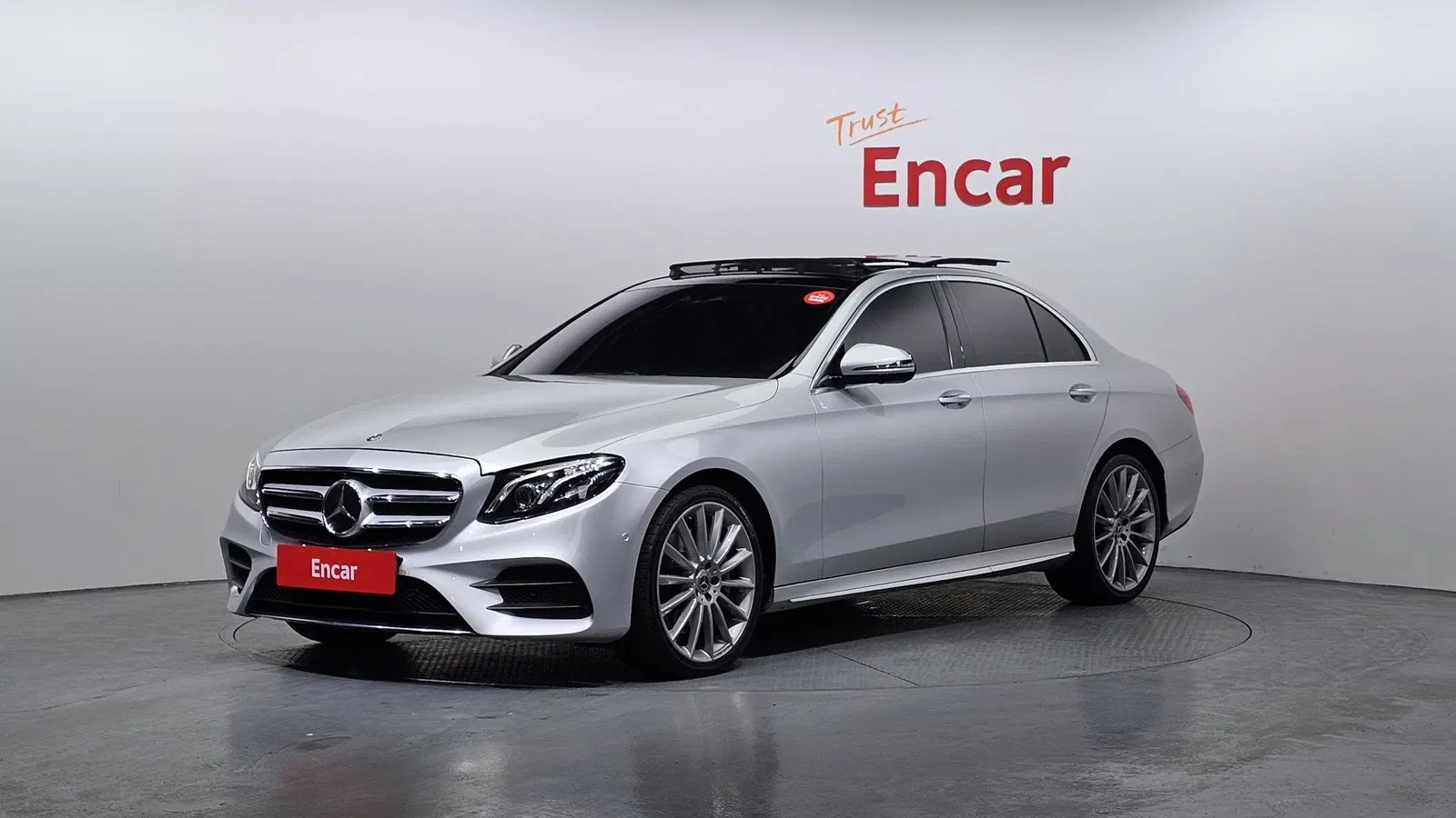Mercedes-Benz Classe E AMG Line · E350 4MATIC (W213) 2020 — photo 1 sur 20