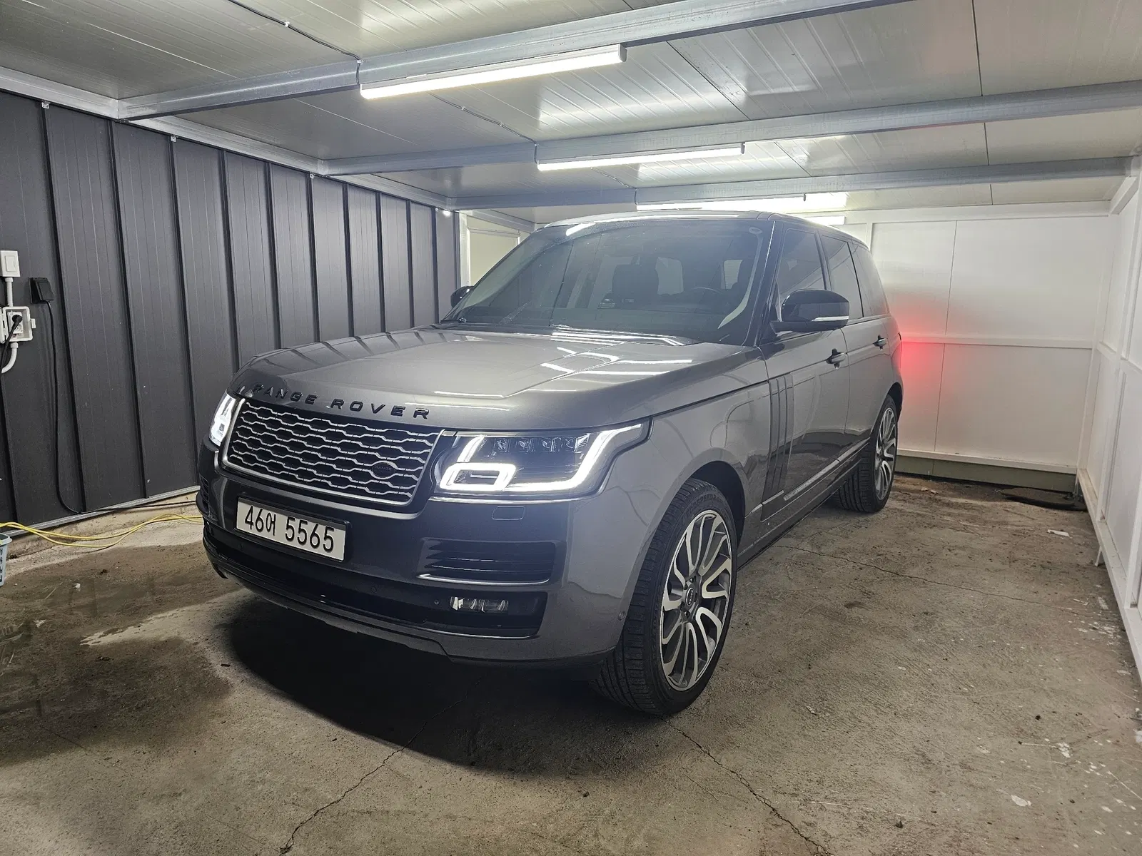 Land Rover Range Rover 4e génération 4.4 SDV8 Vogue SE Diesel 2015 — photo 1 sur 19