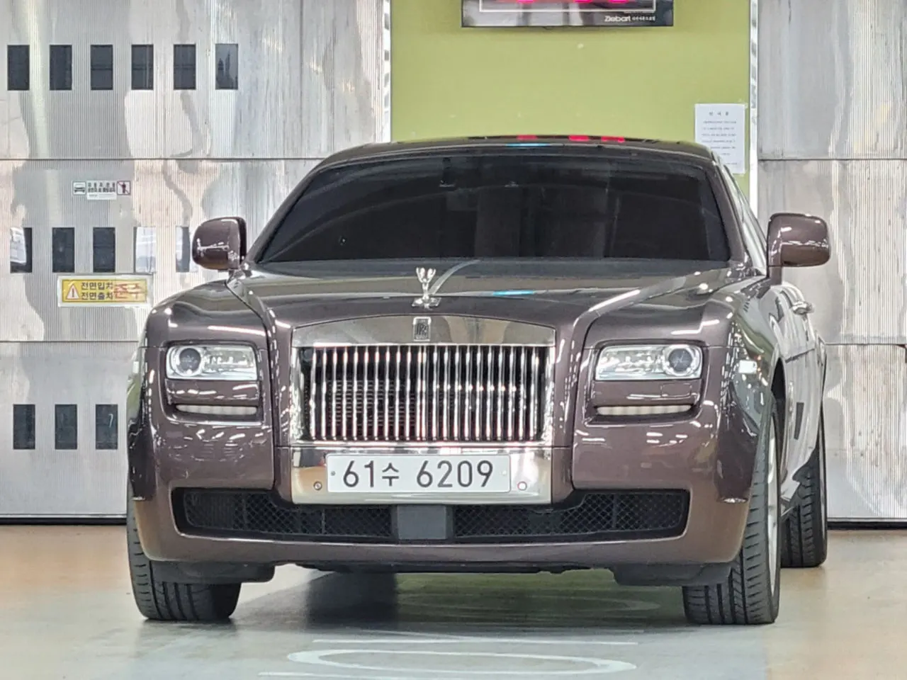 Rolls-Royce Ghost 6.6 V12 2010 — photo 1 sur 26