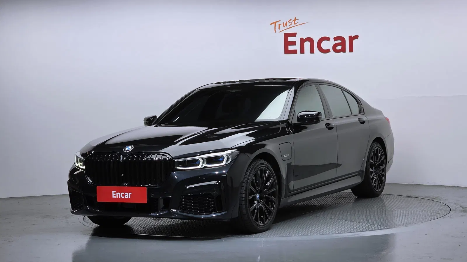 BMW Série 7 (G11) 745e iPerformance M Sport 2022 — photo 1 sur 20