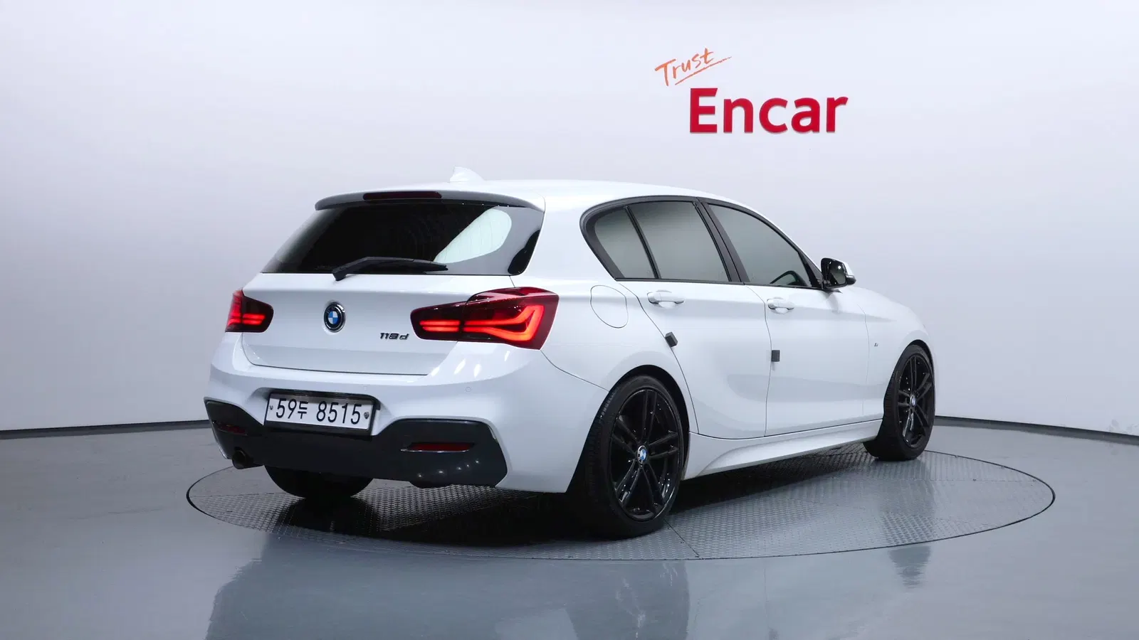 BMW Série 1 (F20) 118d M Sport Shadow 5 portes 2018 — photo 1 sur 20