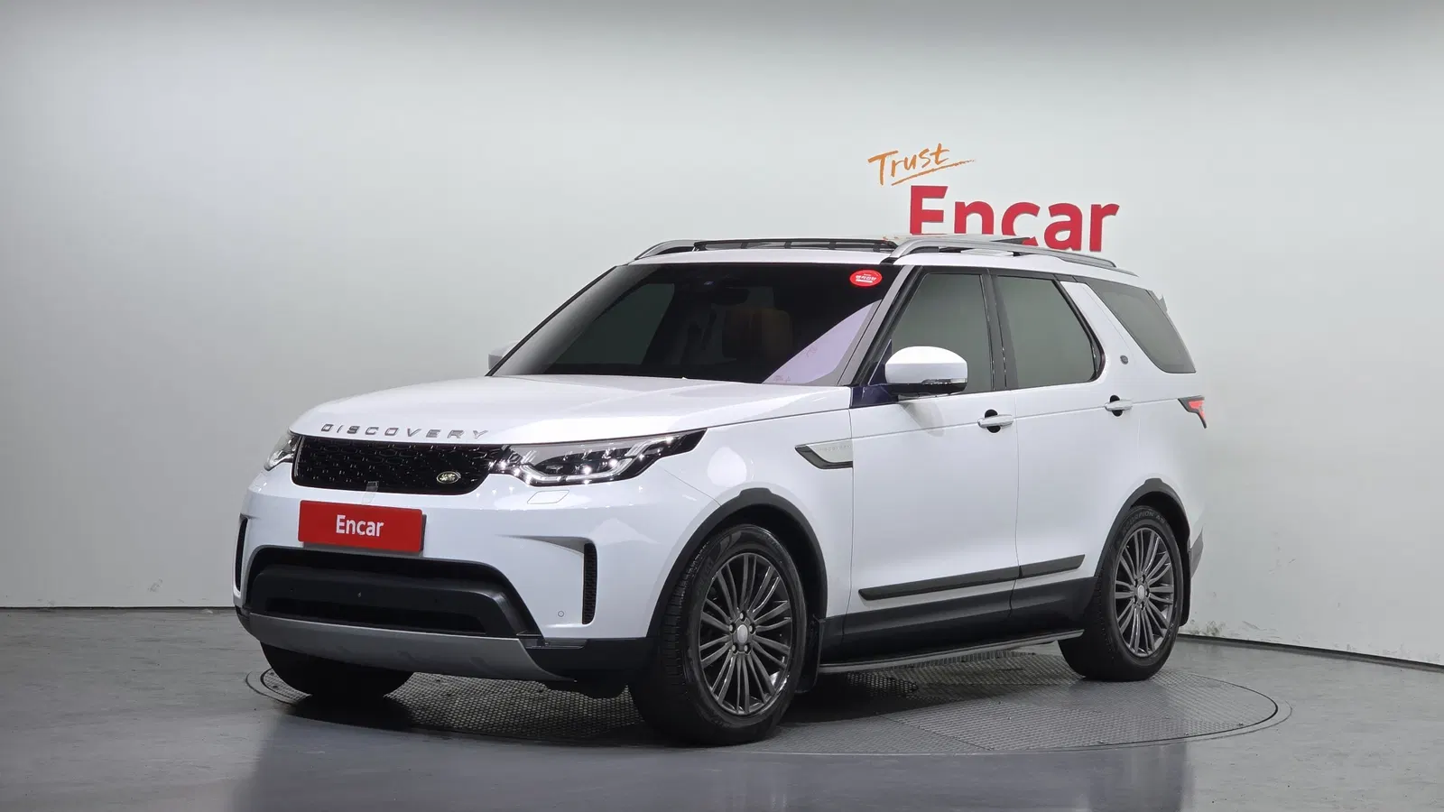 Land Rover Discovery 5 3.0 TD6 HSE Luxury 2017 — photo 1 sur 20