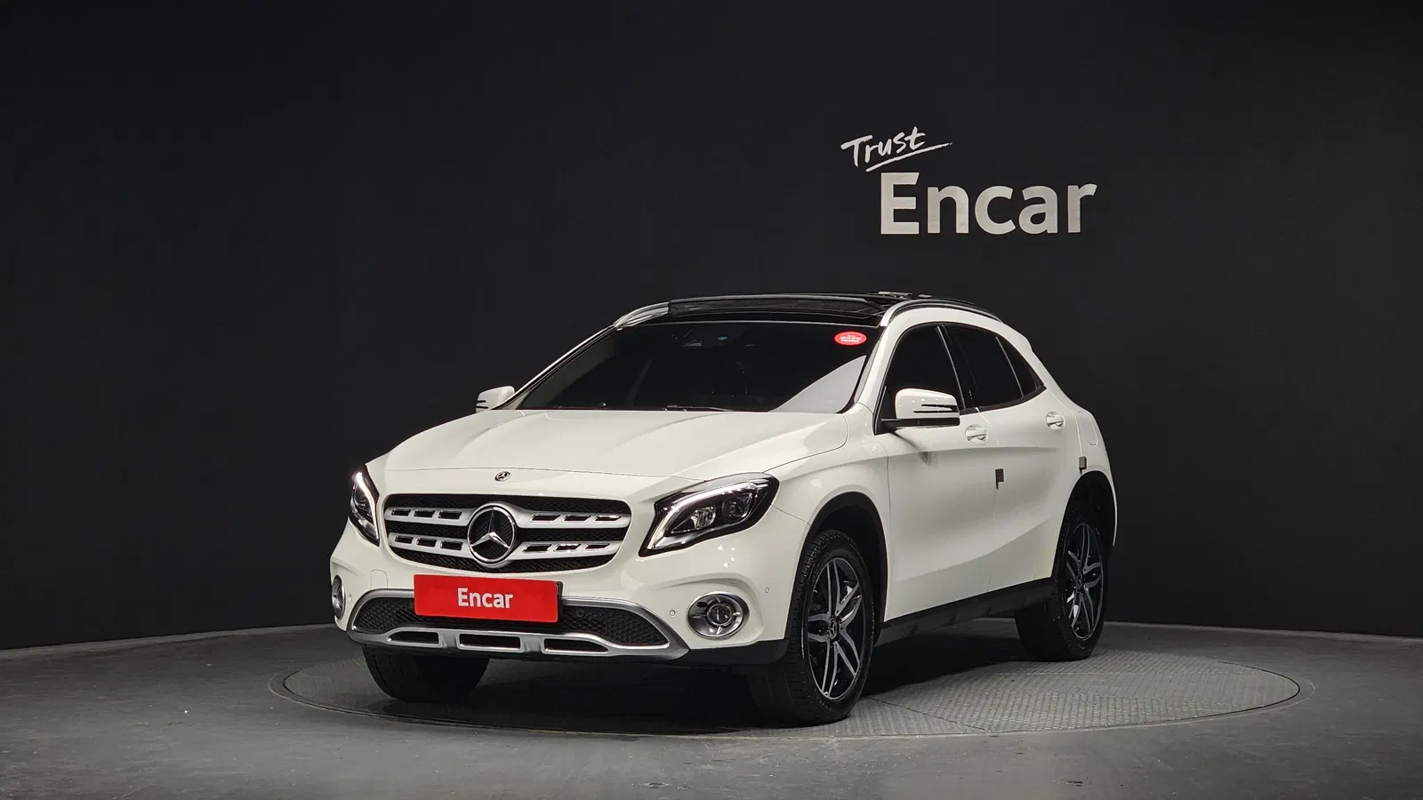 Mercedes-Benz GLA GLA220 Premium (X156) 2018 — photo 1 sur 26