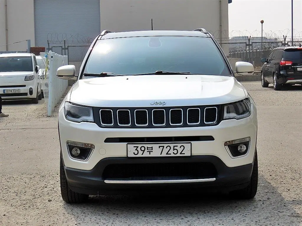 Jeep Compass 2e génération 2.4 Limited AWD 2019 — photo 1 sur 26