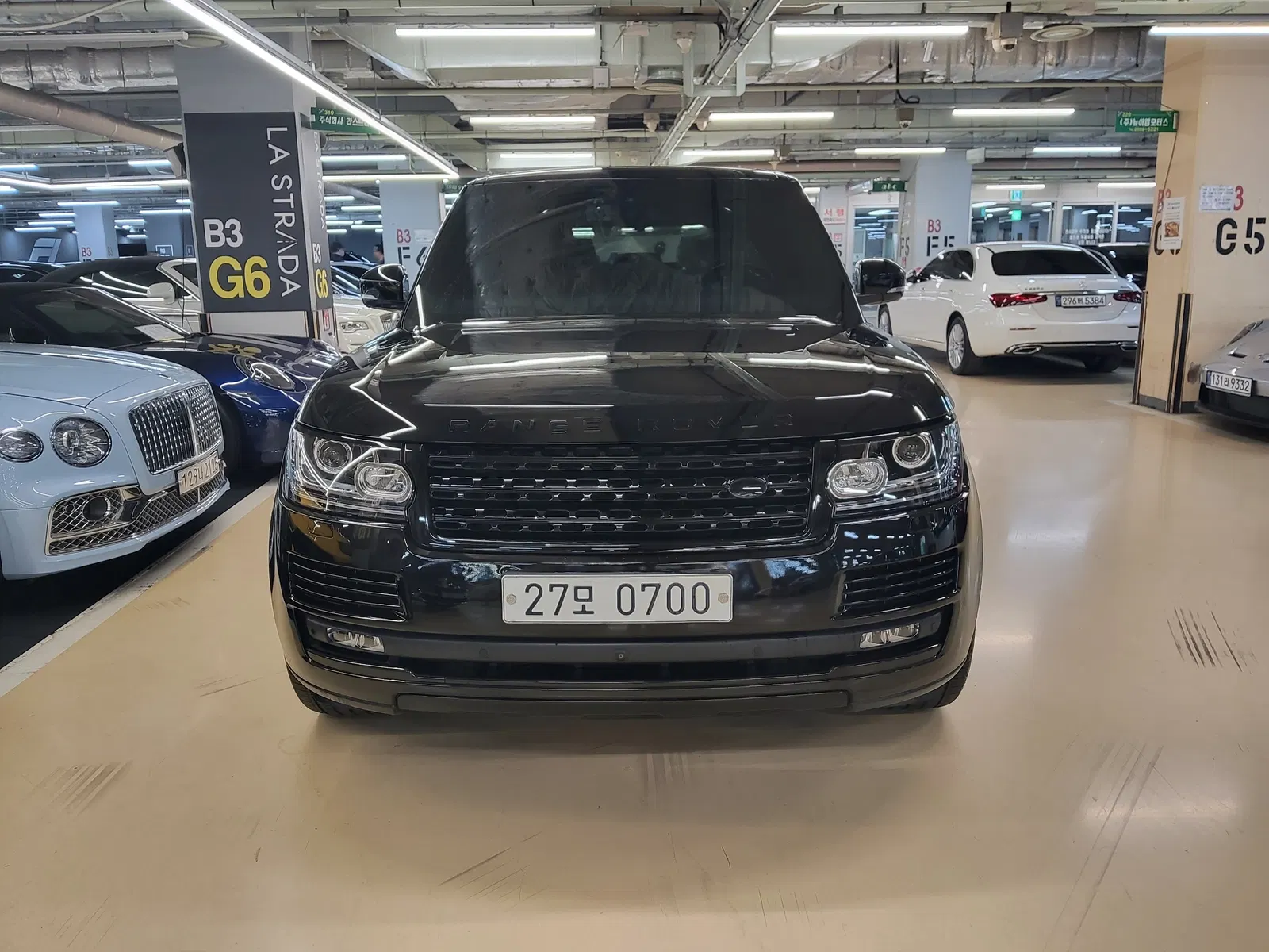 Land Rover Range Rover 4e génération 4.4 SDV8 AB LWB Diesel 2016 — photo 1 sur 11