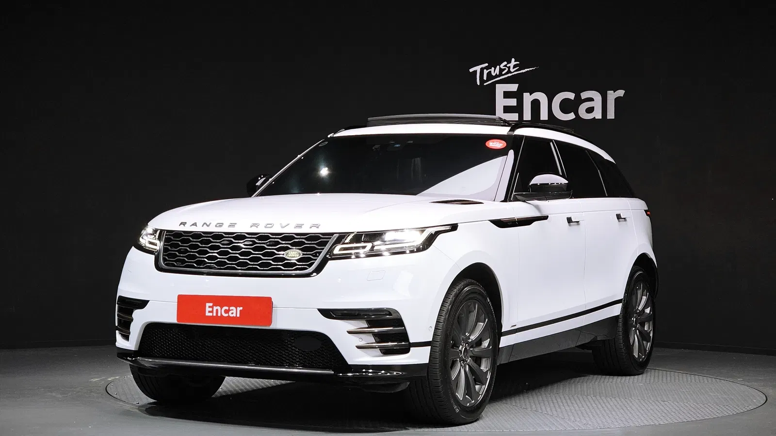 Land Rover Range Rover Velar 3.0 D300 R-Dynamic SE 2019 — photo 1 sur 20