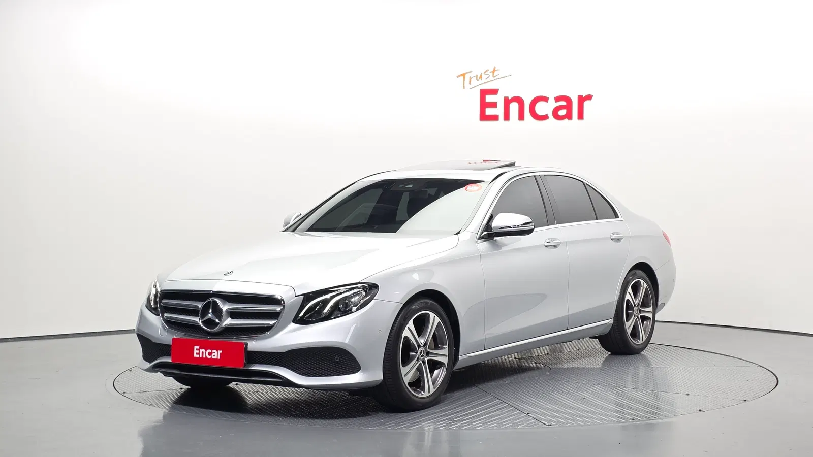Mercedes-Benz Classe E E300 Avantgarde (W213) 2019 — photo 1 sur 20