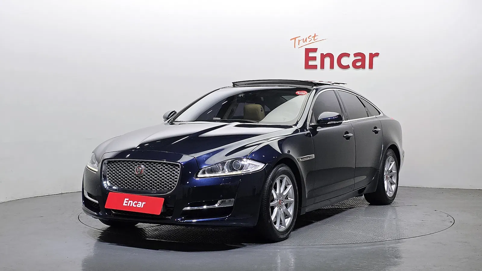 Jaguar All New XJ 2.0 Luxury SWB 2016 — photo 1 sur 20