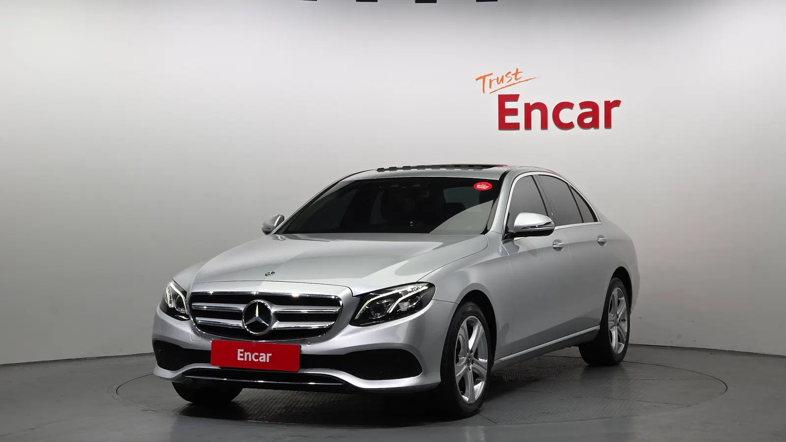 Mercedes-Benz Classe E E220d 4MATIC Avantgarde (W213) 2018 — photo 1 sur 20