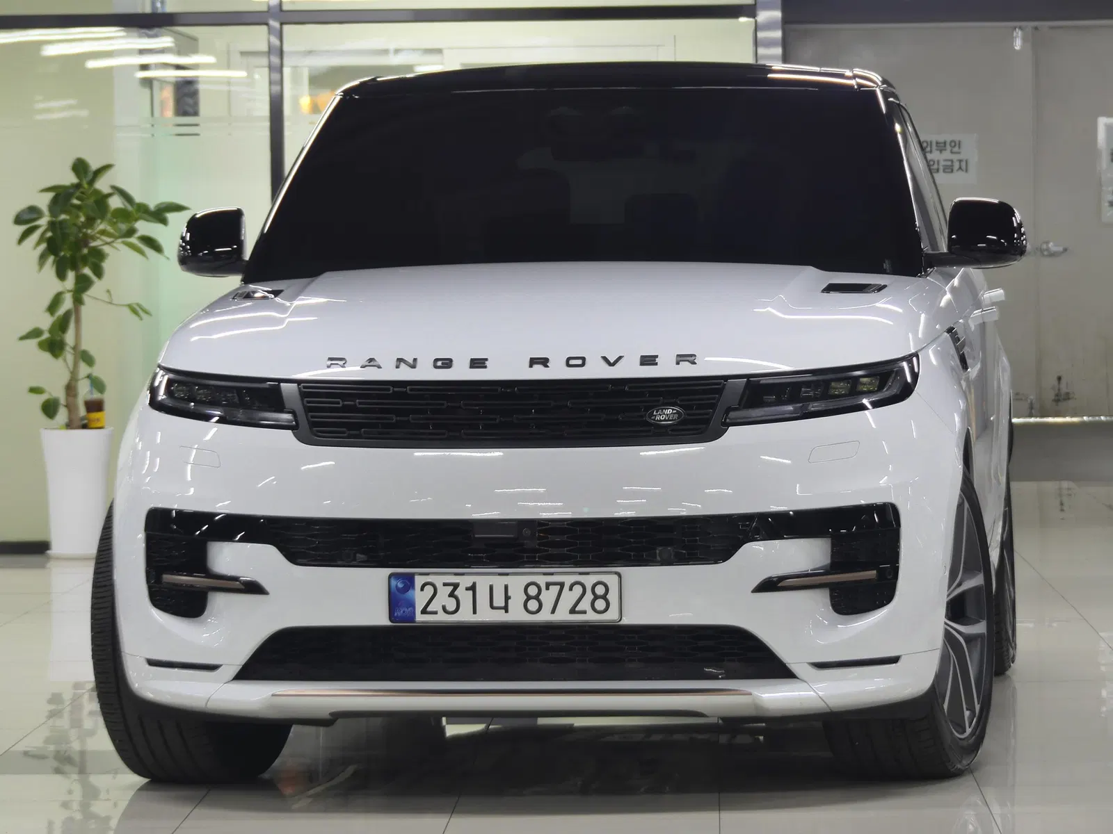 Land Rover Range Rover Sport 3e génération P360 AB 2023 — photo 1 sur 24