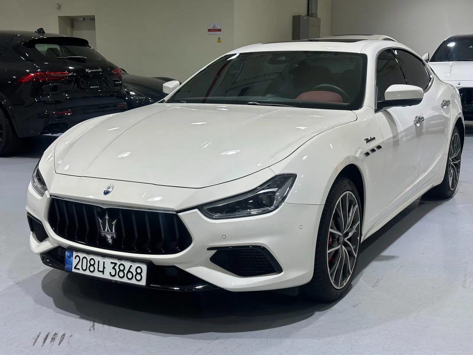 Maserati Ghibli 3.0S Q4 Modena 2023 — photo 1 sur 24