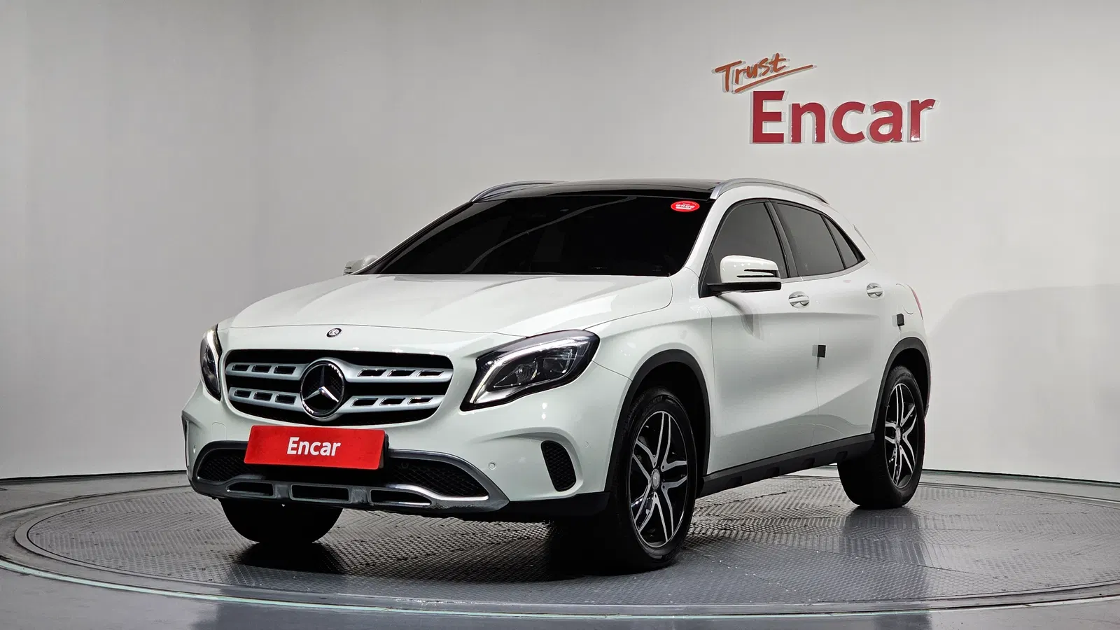 Mercedes-Benz GLA GLA220 Premium (X156) 2018 — photo 1 sur 20