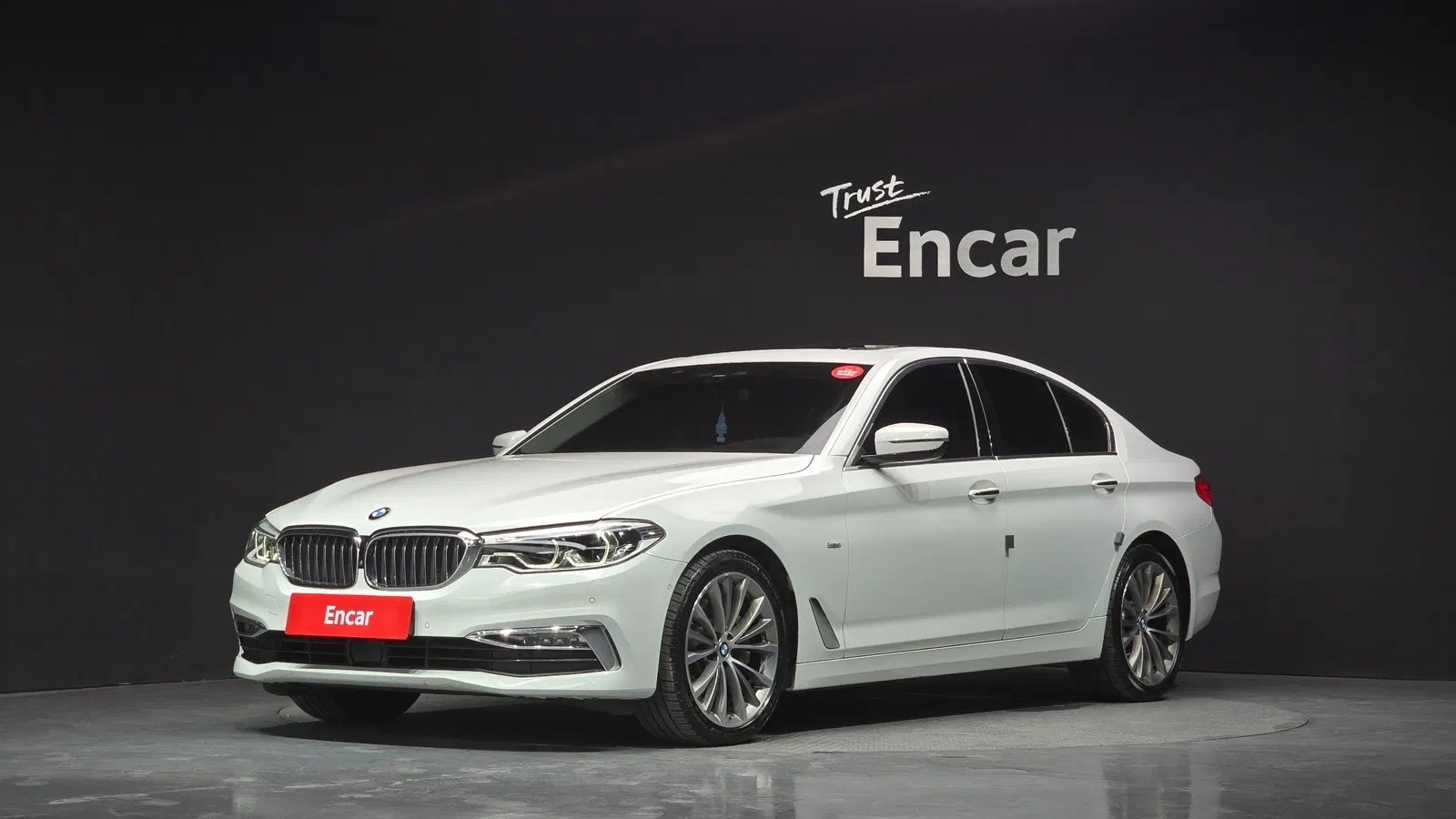 BMW Série 5 (G30) 540i xDrive Luxury Plus 2018 — photo 1 sur 26