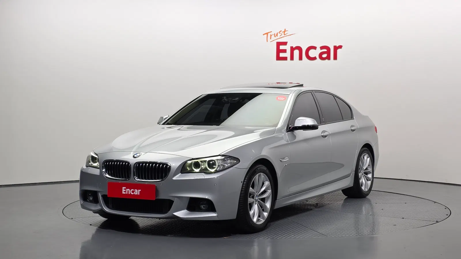 BMW Série 5 (F10) 528i xDrive M Aero Dynamic 2016 — photo 1 sur 8