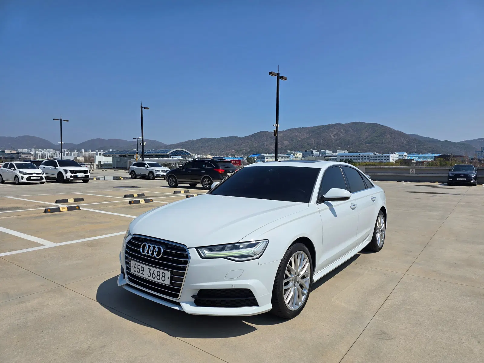 Audi A6 40 TFSI Premium 2018 — photo 1 sur 26